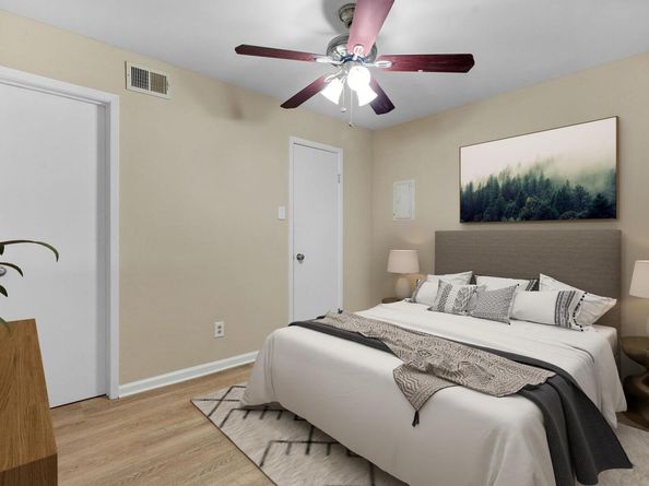 1840 Burton DR 155, Austin TX 78741