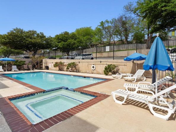 1840 Burton DR 155, Austin TX 78741