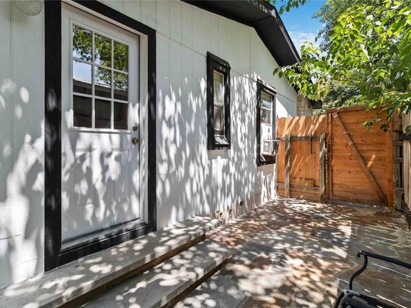 1002 Walter ST, Austin TX 78702
