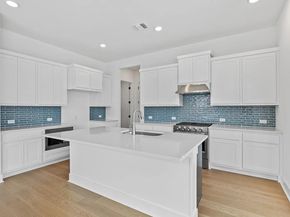 112 Pennybacker LN, Lakeway TX 78738