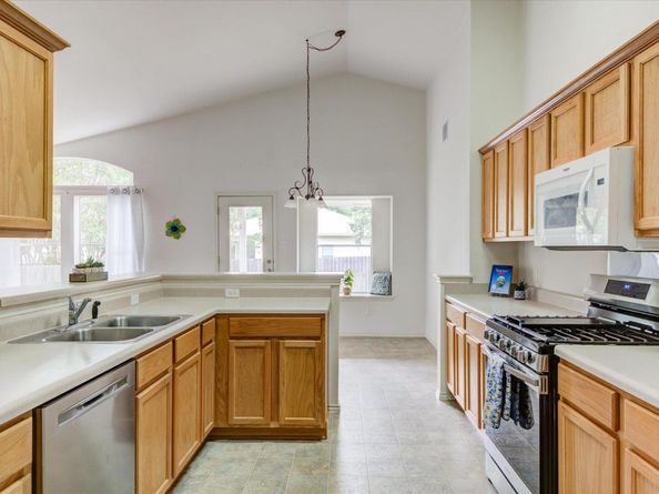 8967 W Hove LOOP, Austin TX 78749