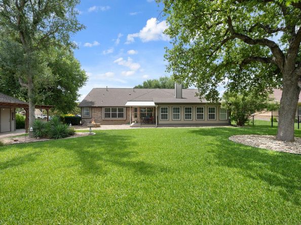 102 Stacey LN, Georgetown TX 78628