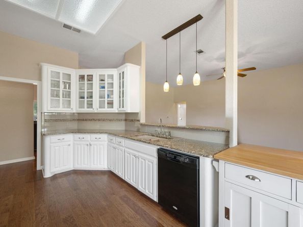 102 Stacey LN, Georgetown TX 78628