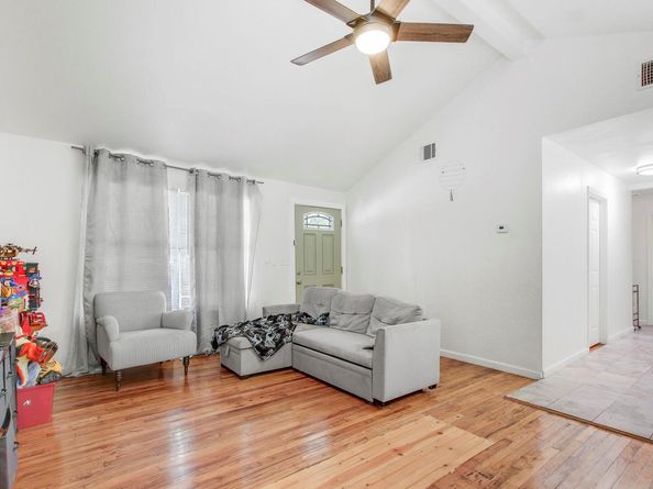 2808 Lyons RD A & B, Austin TX 78702