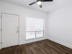 908 Poplar ST 105, Austin TX 78705
