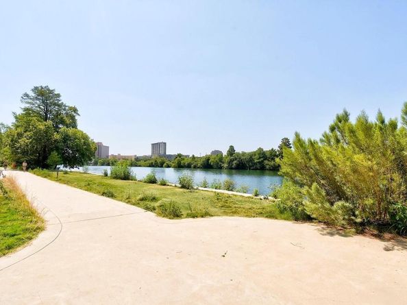 360 Nueces ST 1318, Austin TX 78701