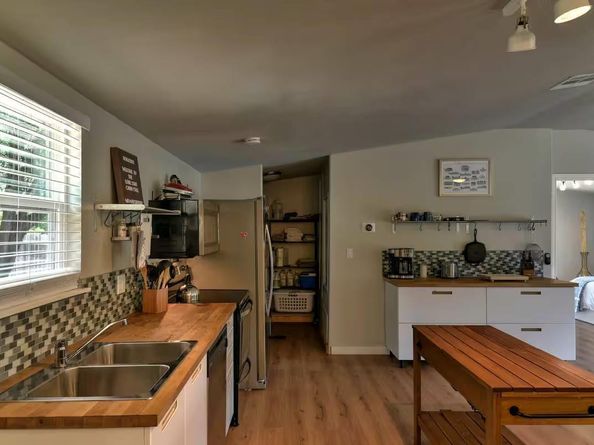 8807 High Valley RD, Austin TX 78737