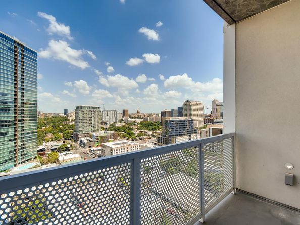 301 West Ave 2003, Austin TX 78701