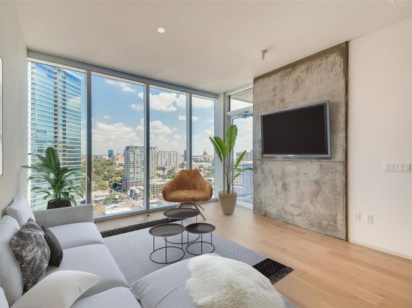 301 West Ave 2003, Austin TX 78701