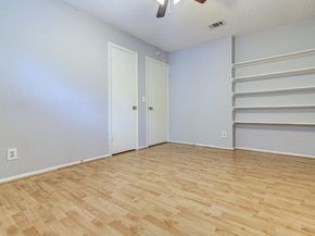 907 Taulbee LN, Austin TX 78757