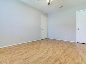 907 Taulbee LN, Austin TX 78757