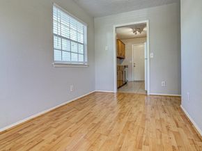907 Taulbee LN, Austin TX 78757