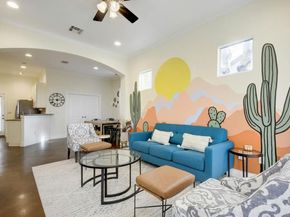 2206 E 14th ST 2, Austin TX 78702