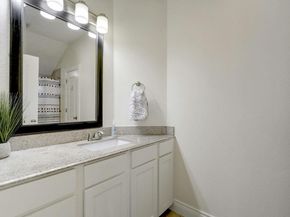 2206 E 14th ST 2, Austin TX 78702