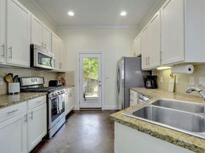 2206 E 14th ST 2, Austin TX 78702