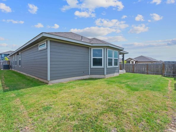 601 S Loriner WAY, Liberty Hill TX 78642