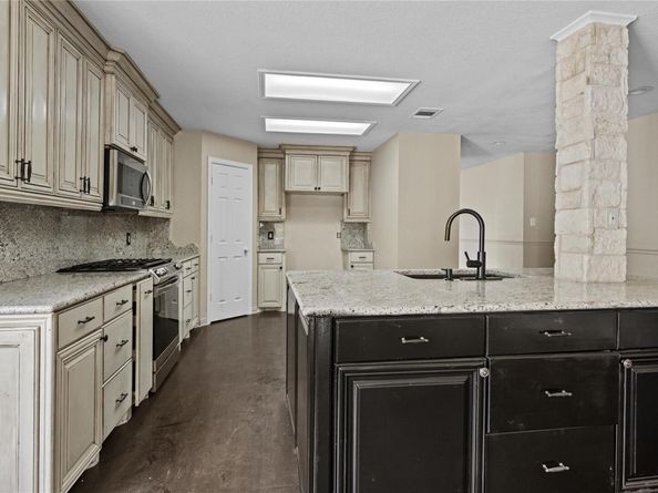 1802 Kwai CV, Leander TX 78641