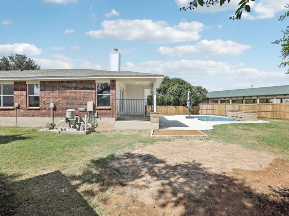 1802 Kwai CV, Leander TX 78641