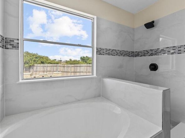 1802 Kwai CV, Leander TX 78641