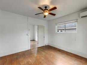 1903 E 10th ST, Austin TX 78702