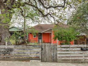 1903 E 10th ST, Austin TX 78702