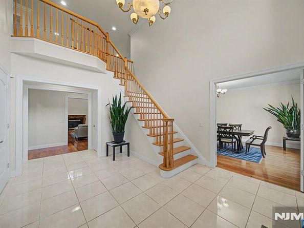 217 Lyncrest Road, Englewood Cliffs NJ 07632