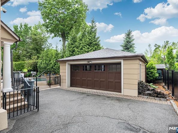 1115 Buckingham Road, Fort Lee NJ 07024