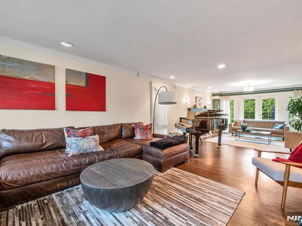 1115 Buckingham Road, Fort Lee NJ 07024