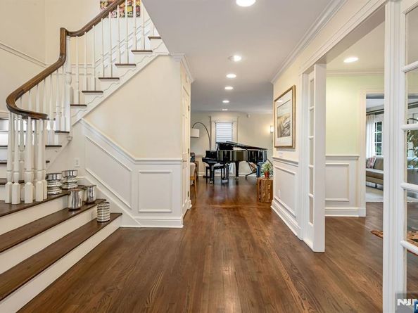 1115 Buckingham Road, Fort Lee NJ 07024