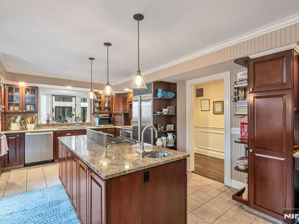 1115 Buckingham Road, Fort Lee NJ 07024