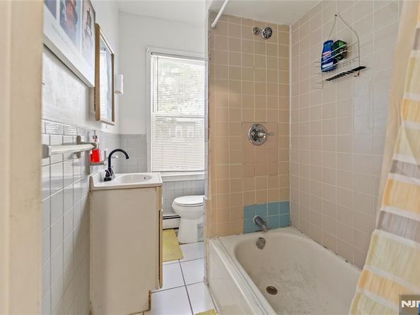 86 Clendenny Avenue, Jersey City NJ 07304