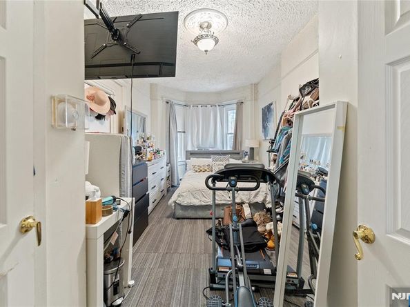 86 Clendenny Avenue, Jersey City NJ 07304