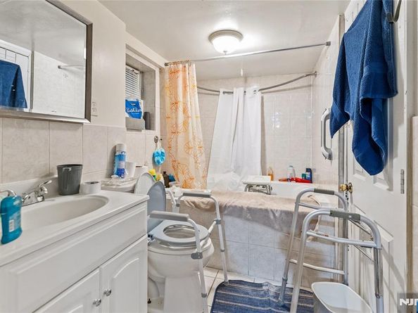 86 Clendenny Avenue, Jersey City NJ 07304