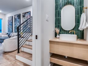 2906  Hawthorne Avenue  103, Dallas Texas 75219