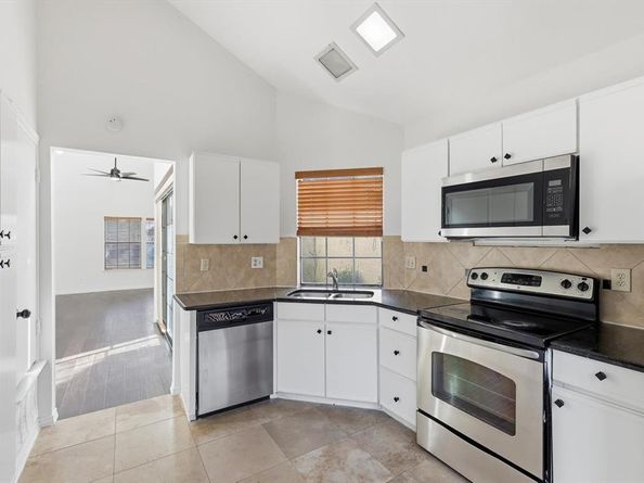 625  Fiesta Circle , Irving Texas 75063