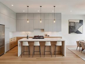 1711  Morris Street , Dallas Texas 75212