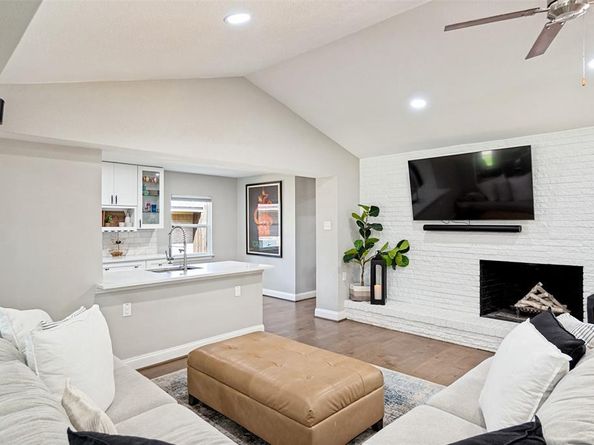 4137  Candlenut Lane , Dallas Texas 75244