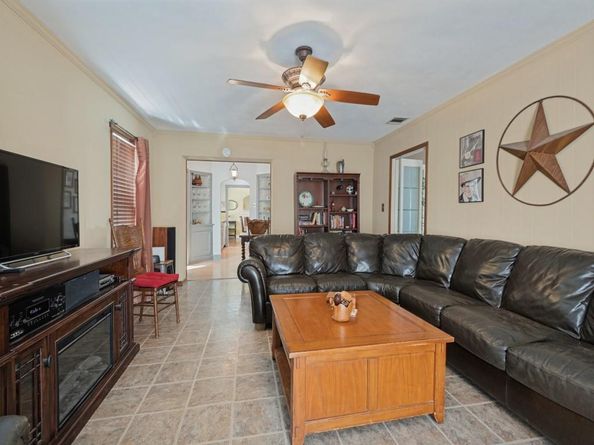 5716  Winton Street , Dallas Texas 75206
