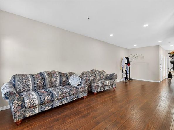 5565  Preston Oaks Road  117, Dallas Texas 75254
