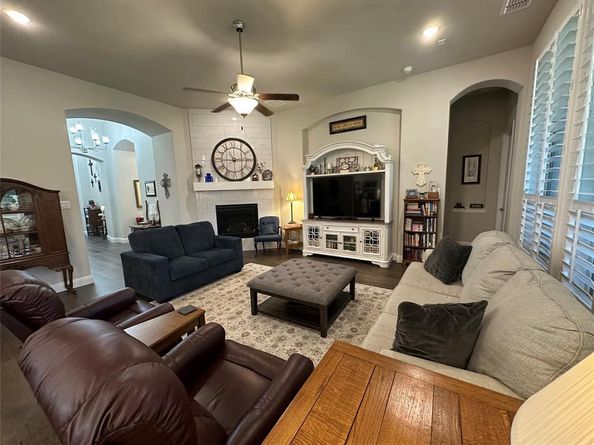 2805  Maverick Way , Celina Texas 75009