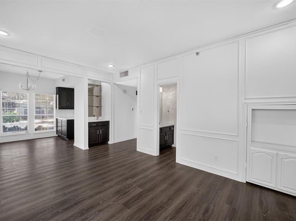 1319  Birkenhead Court , Dallas Texas 75204