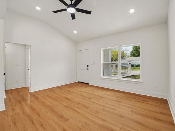 9059  Quinn Street , Dallas Texas 75217