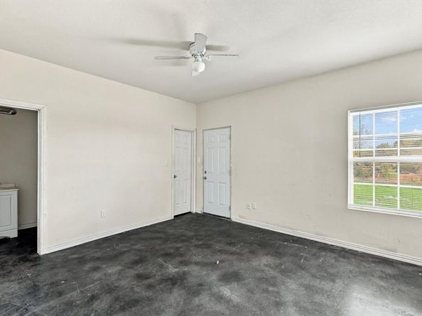 2023 E Myrtle Street , Fort Worth Texas 76104
