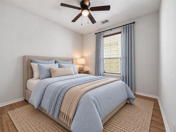 1409  Ellis Lane , Aubrey Texas 76227
