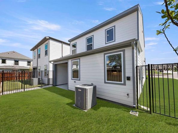 2685  Mineral Wells Lane , Dallas Texas 75228