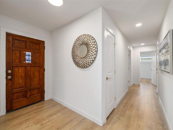 5706  Hillcroft Street , Dallas Texas 75227