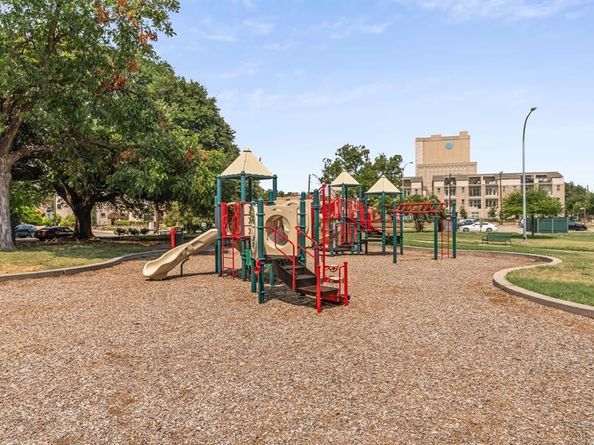 3524  Word Street , Dallas Texas 75204