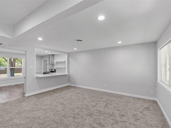 13215  Blossomheath Lane , Dallas Texas 75240