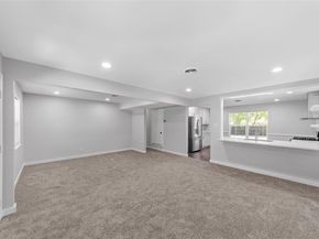 13215  Blossomheath Lane , Dallas Texas 75240