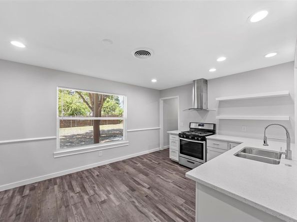 13215  Blossomheath Lane , Dallas Texas 75240